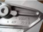 Klikněte pro detailní foto č. 3 - GSX 1400 držák stupačky - pravý