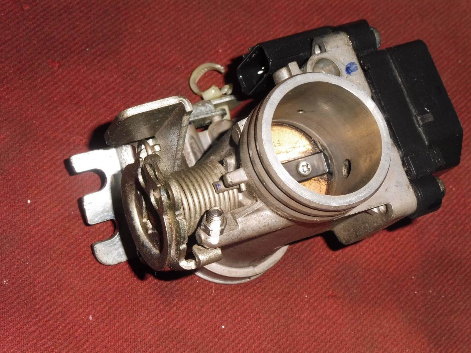 Motory > vstřiky > Škrtící klapka pro Honda SH 300i, Slaný