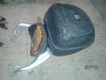 Klikněte pro detailní foto č. 1 - Kufr + držák kufru - madla spojezdce + opěrka sedla poškozeno