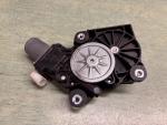 Klikněte pro detailní foto č. 3 - Motorek ovládání plexi T-Max 530