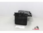 Klikněte pro detailní foto č. 2 - 35023-1407)  kastlík baterky,část z. blatníku  Kawasaki VN 800 C