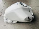 Klikněte pro detailní foto č. 3 - Benzínová palivová nádrž Honda CB 750 Hornet