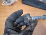 Klikněte pro detailní foto č. 6 - Osa zadního kola Suzuki VZ 800 Marauder