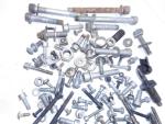 Klikněte pro detailní foto č. 10 - Spojovací materiál, šrouby, držák, guma, logo - pro 3 ks moto