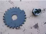 Detail nabídky - Motor - šrouby, ozubené kolečko, spojovací materiál - různé